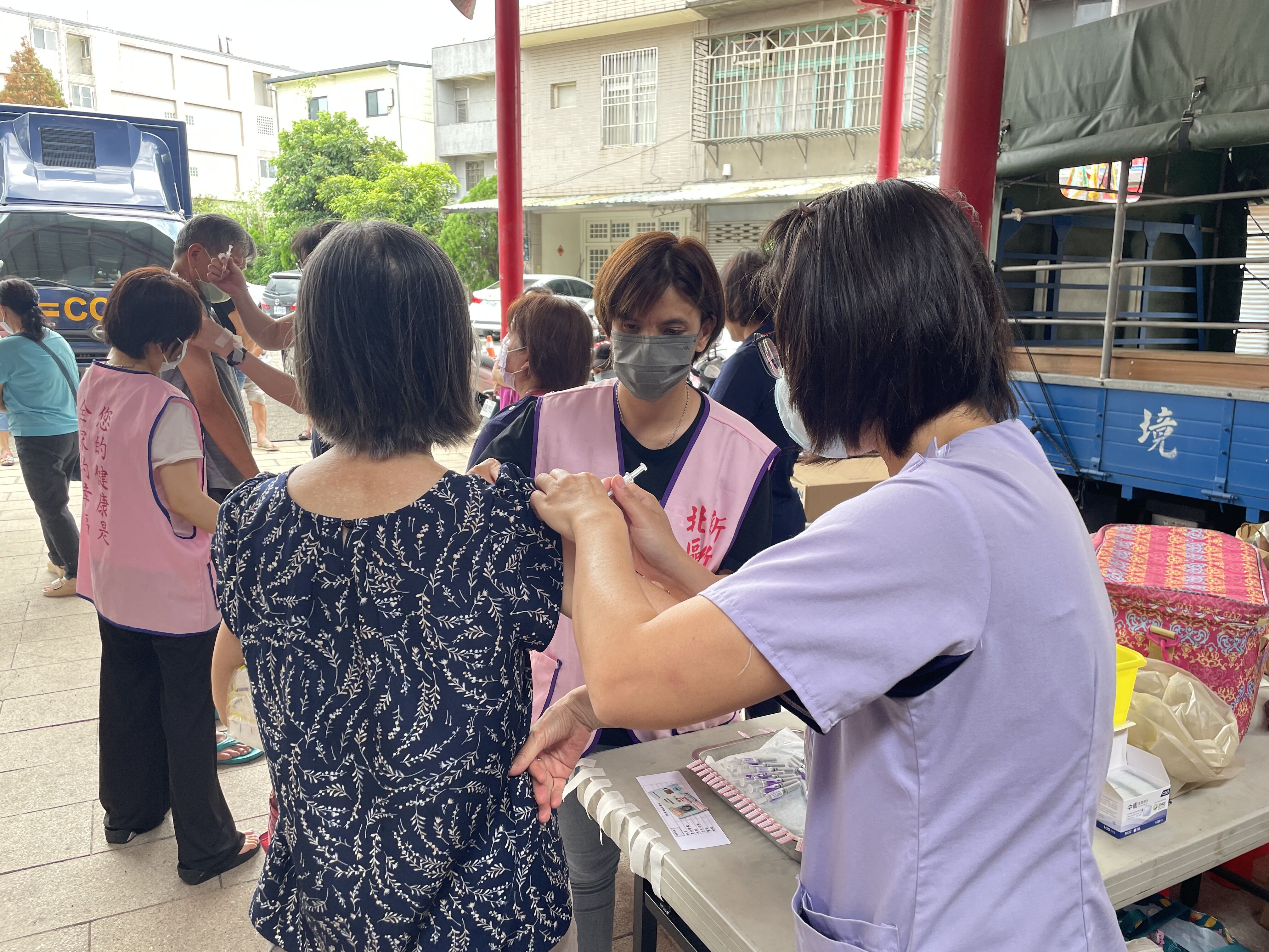 明年1/1起公費流感疫苗擴大施打！邱臣遠代理市長提醒符合資格者踴躍接種 遠離重症威脅